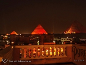 spectacol lumini piramide